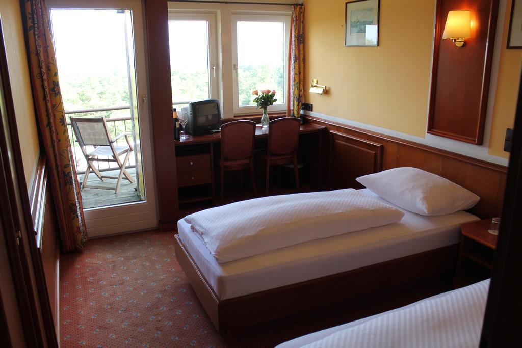 Berghotel Hamburg Blick Room photo